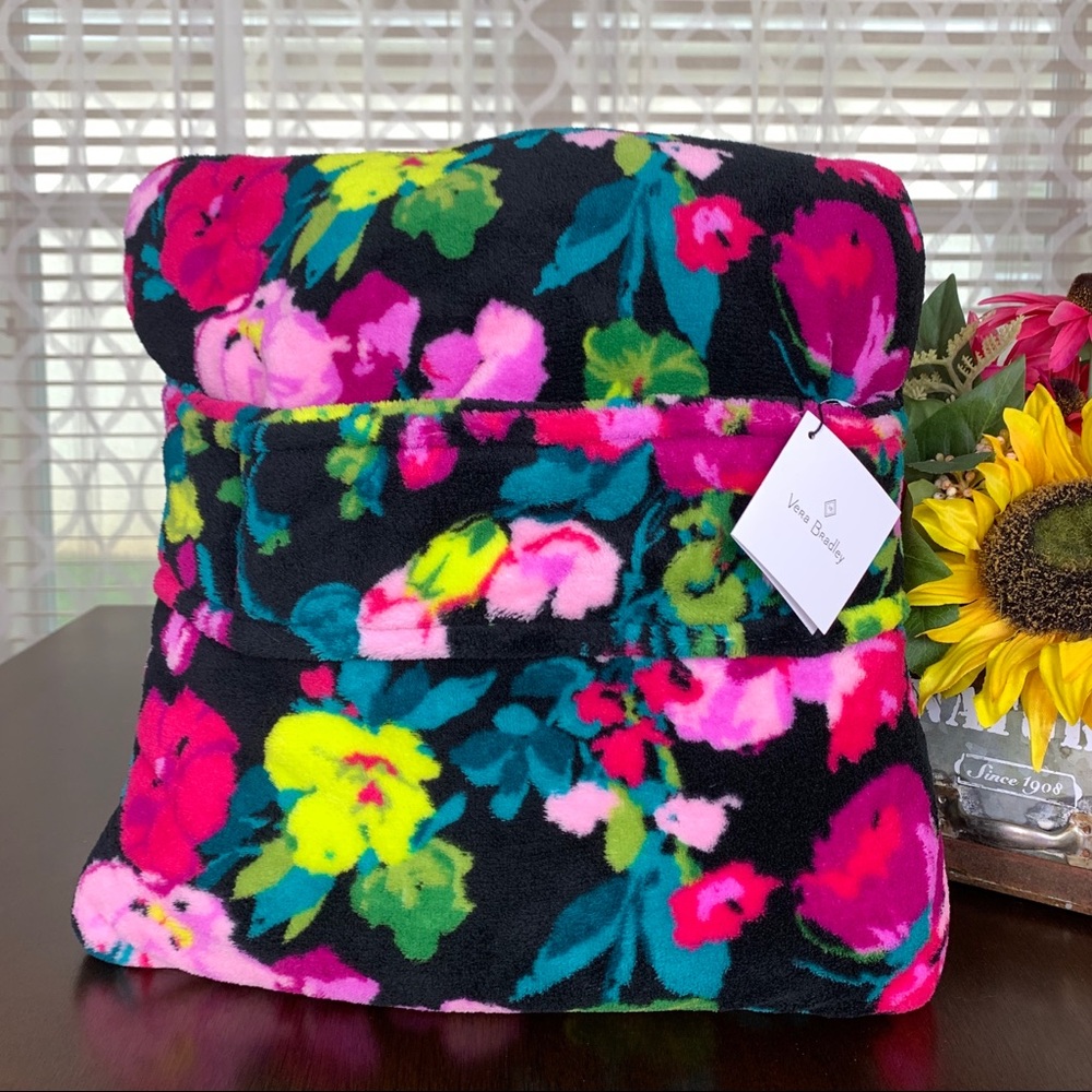 SOLD Vera Bradley Travel Throw Blanket